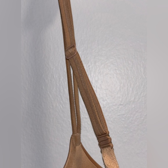 Victoria's Secret Very Sexy Shimmering Nude Lustrous Push up Bra - Picture 9 of 12